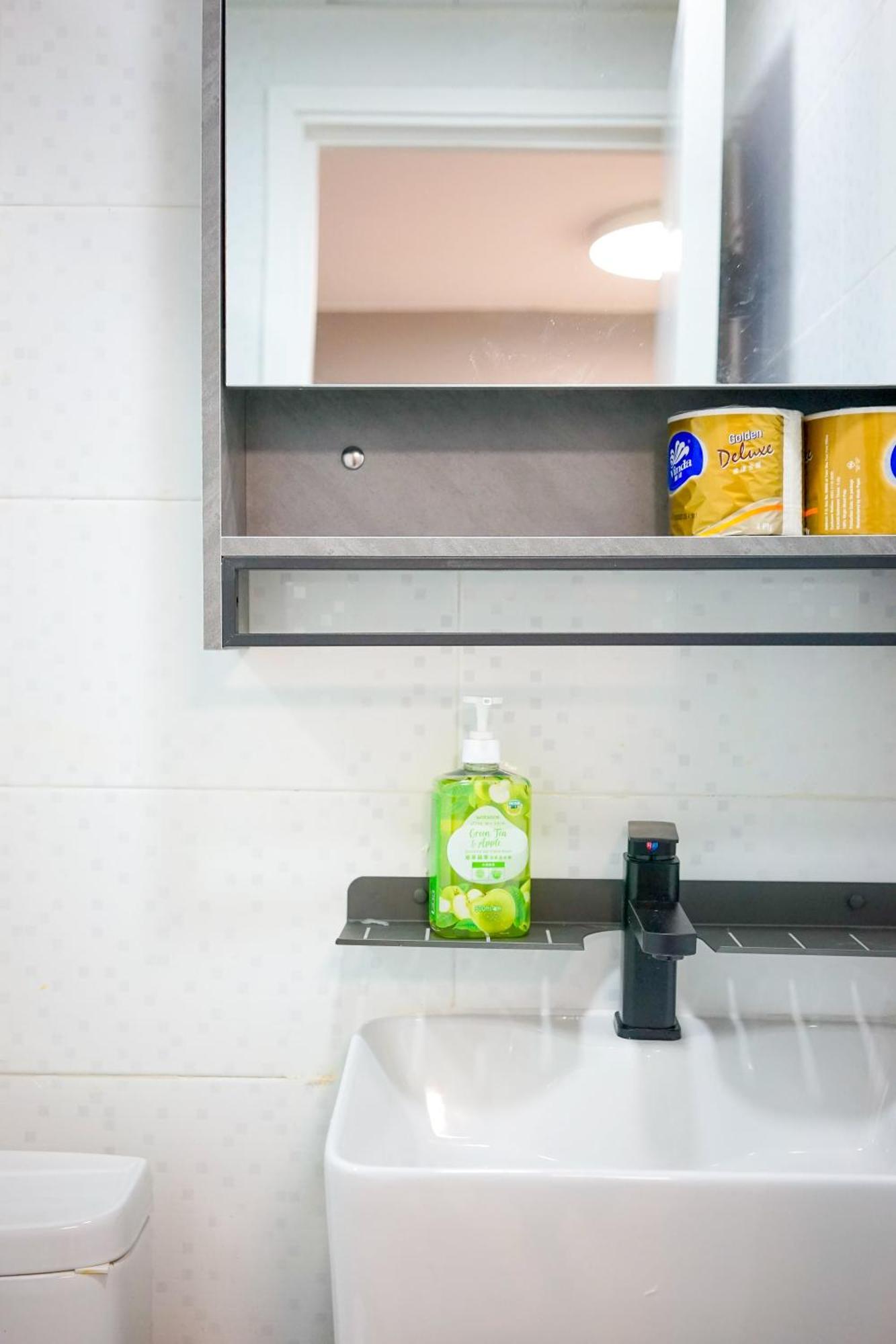 Student Accommodation - 292 Hennessy Road Χονγκ Κονγκ Εξωτερικό φωτογραφία